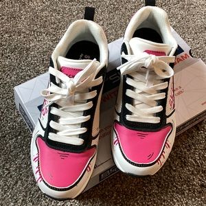 Sketchers Uno Drip Dry with memory foam